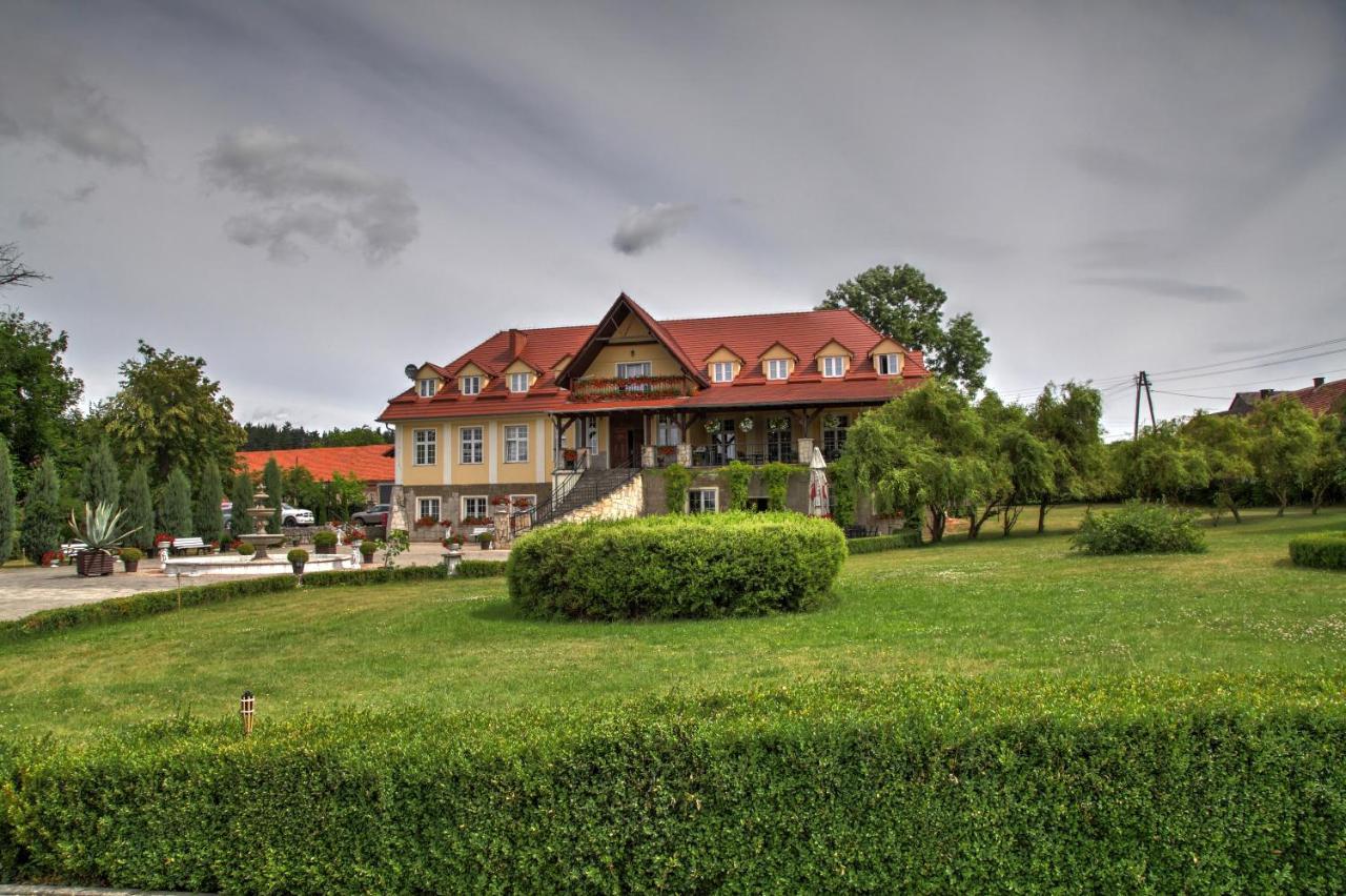 Zespol Palacowo-Parkowy Badzow Polkowice Bagian luar foto