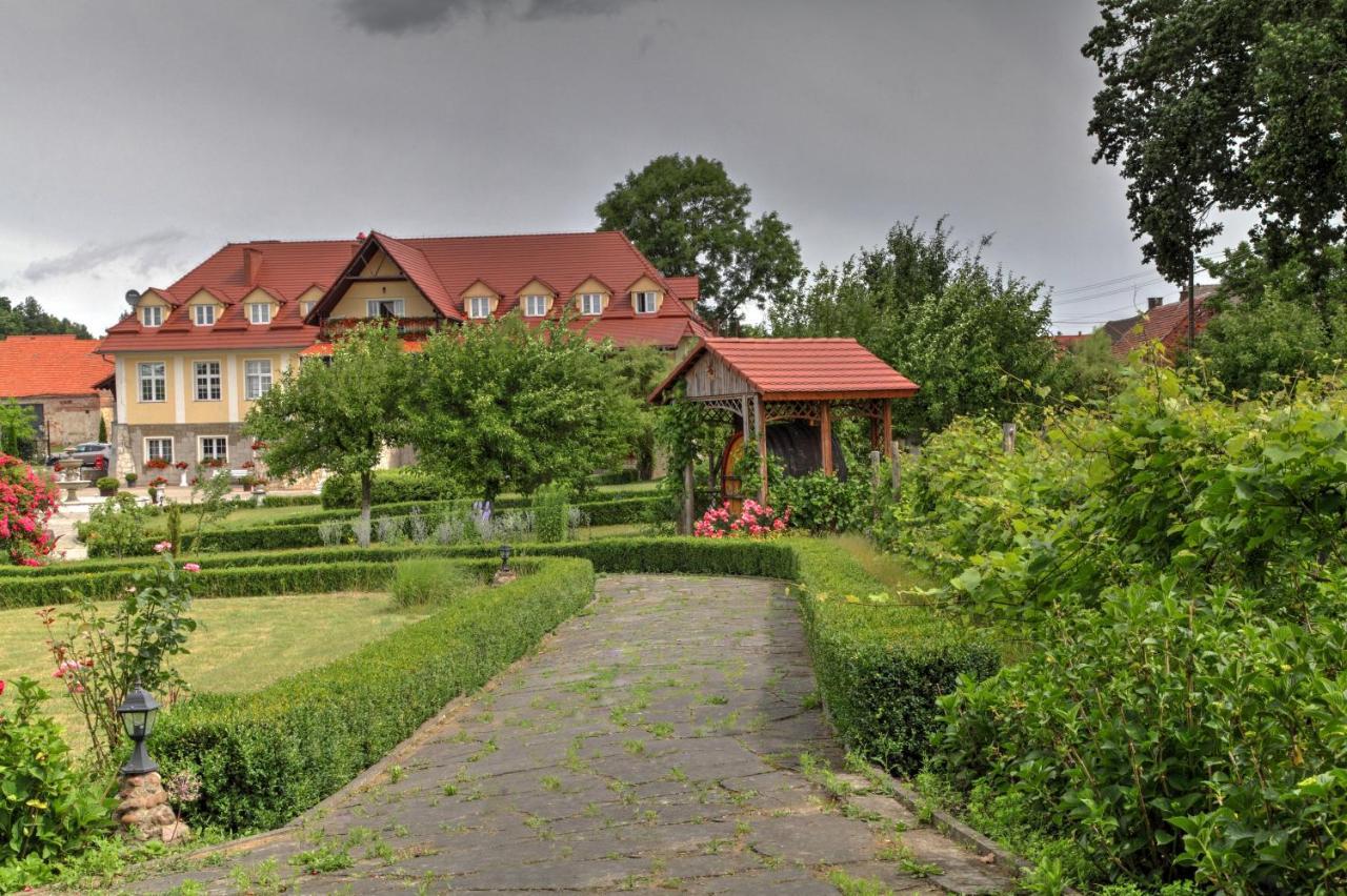 Zespol Palacowo-Parkowy Badzow Polkowice Bagian luar foto