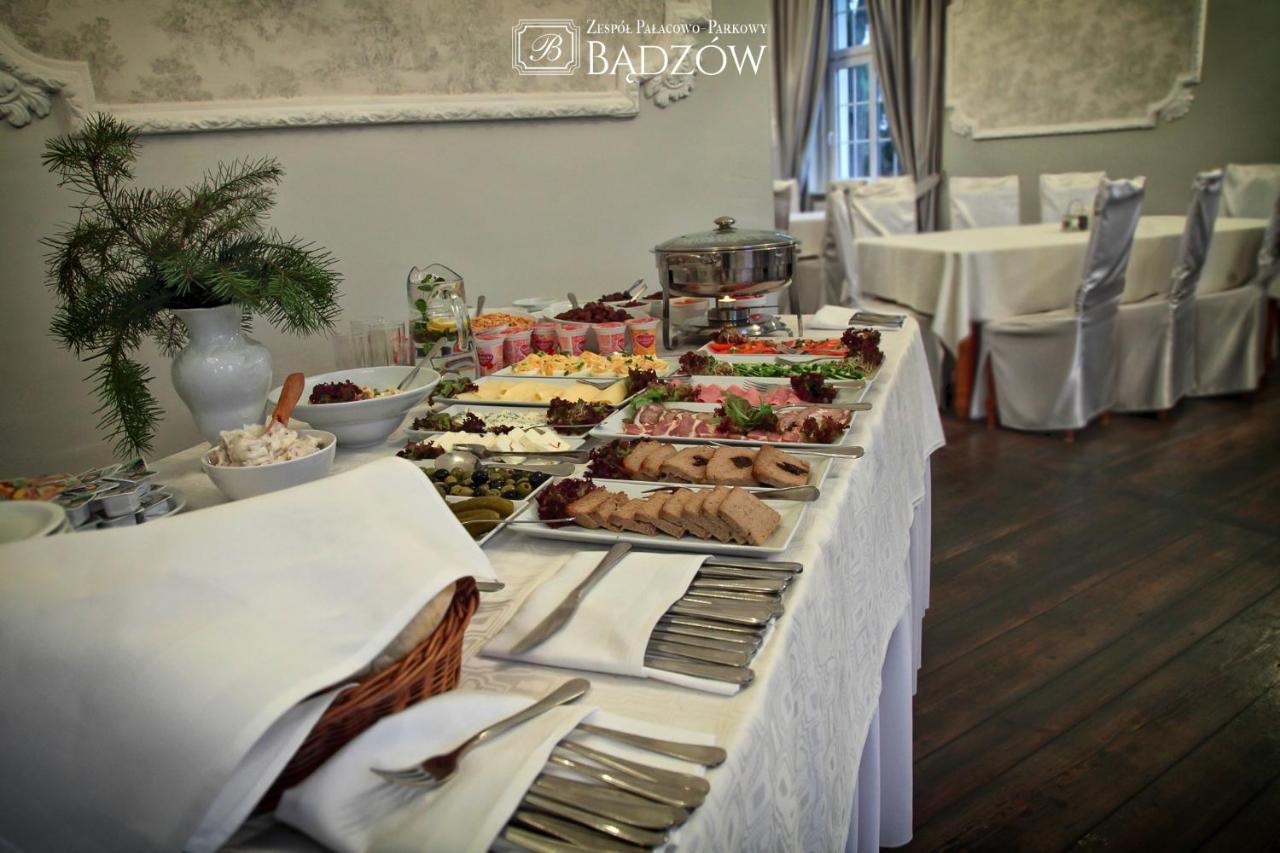 Zespol Palacowo-Parkowy Badzow Polkowice Bagian luar foto