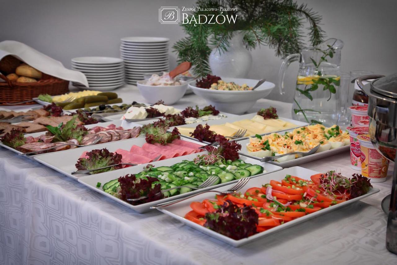 Zespol Palacowo-Parkowy Badzow Polkowice Bagian luar foto