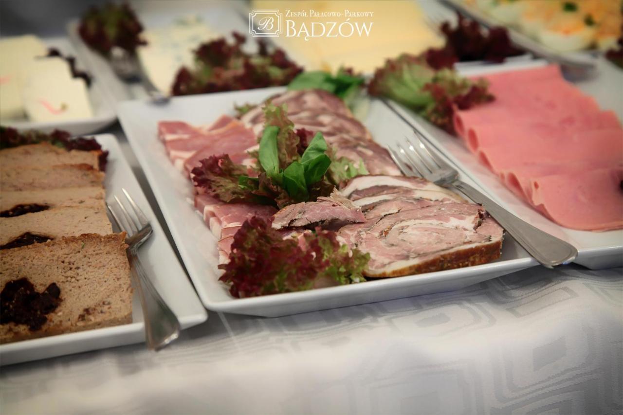 Zespol Palacowo-Parkowy Badzow Polkowice Bagian luar foto
